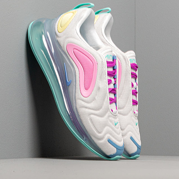 Nike Shoes - NEW Nike Air Max 720 Aqua Powder